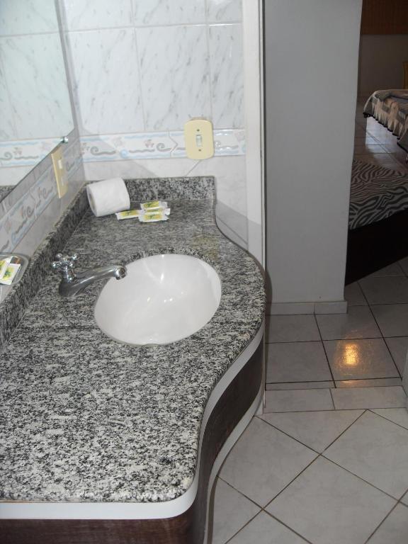 גוארפארי Hotel Pousada Caminho Da Praia חדר תמונה